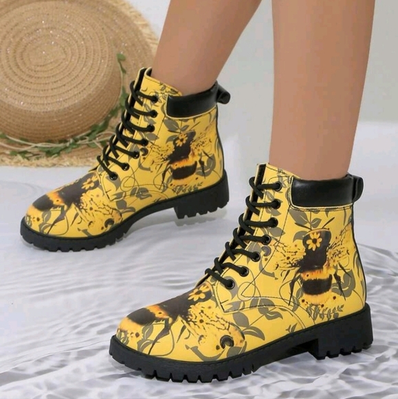 Cross-Border Autumn Lace-Up Boots 3D Bumblebee Print Mid-Calf Leather Boots - Picture 4 of 6